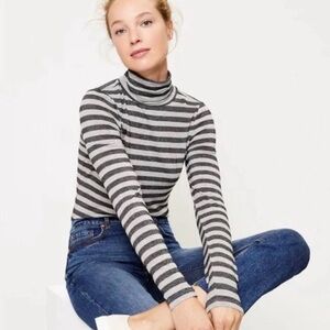 NWT LOFT Shimmer Striped Ribbed
Turtleneck Top Size Large